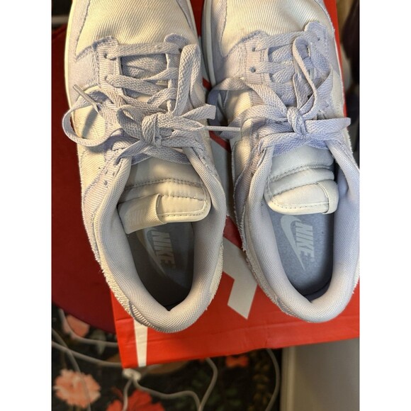 Nike Dunk Low Sneaker in Ghost, Summit White, & Platinum Tint purple shoes - Picture 9 of 9